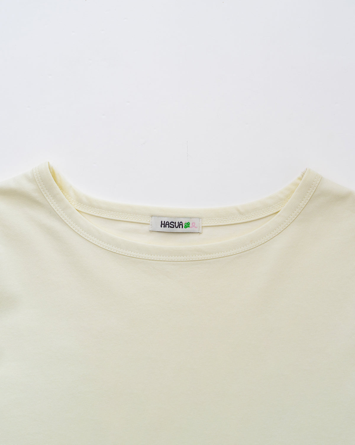 Lucky Bee Embroidery Tee (Cream)
