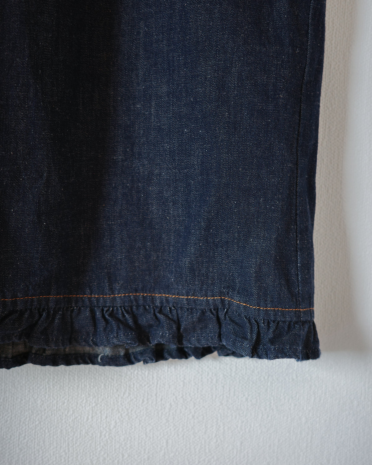 【9月下旬発送予定】Frill Hem Cropped Denim Pants
