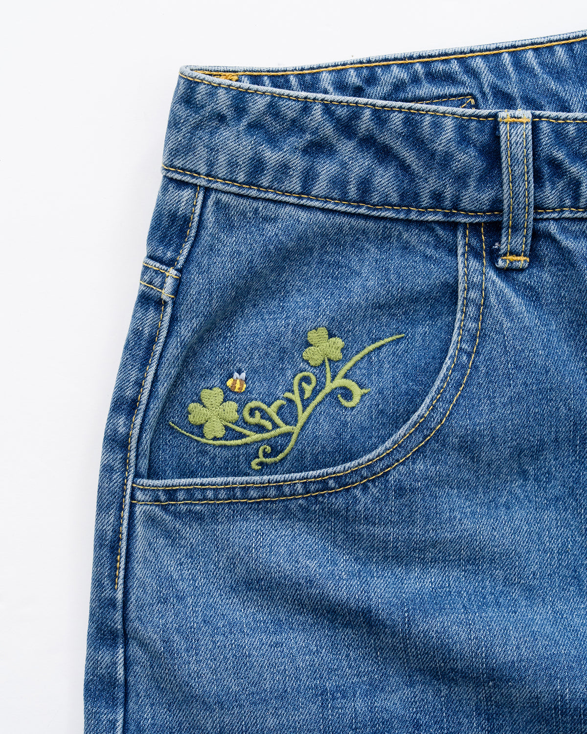 Lucky Clover Clinch-Back Jeans