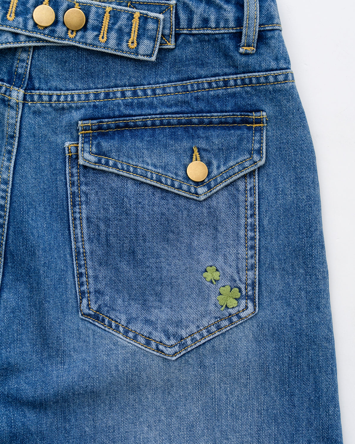 Lucky Clover Clinch-Back Jeans