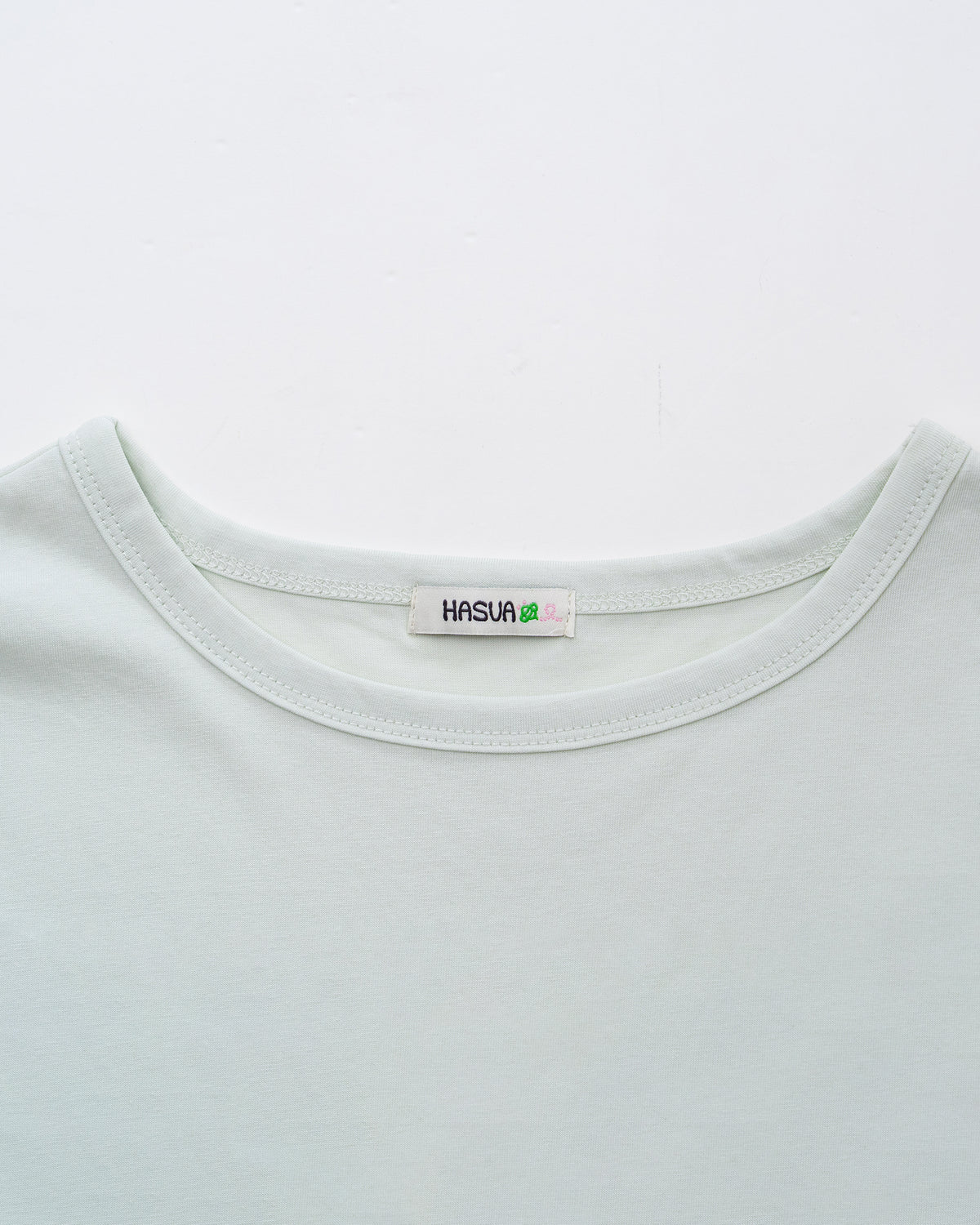Lucky Bee Embroidery Tee (Pale mint)