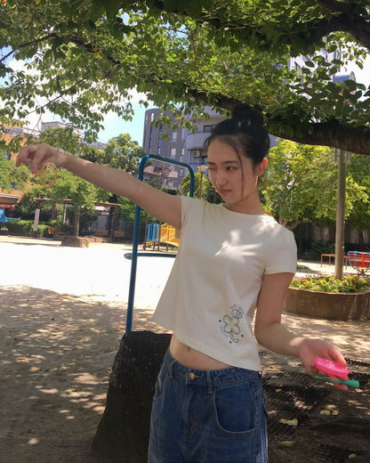Lucky Bee Embroidery Tee (Cream)