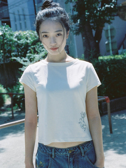 Lucky Bee Embroidery Tee (Cream)