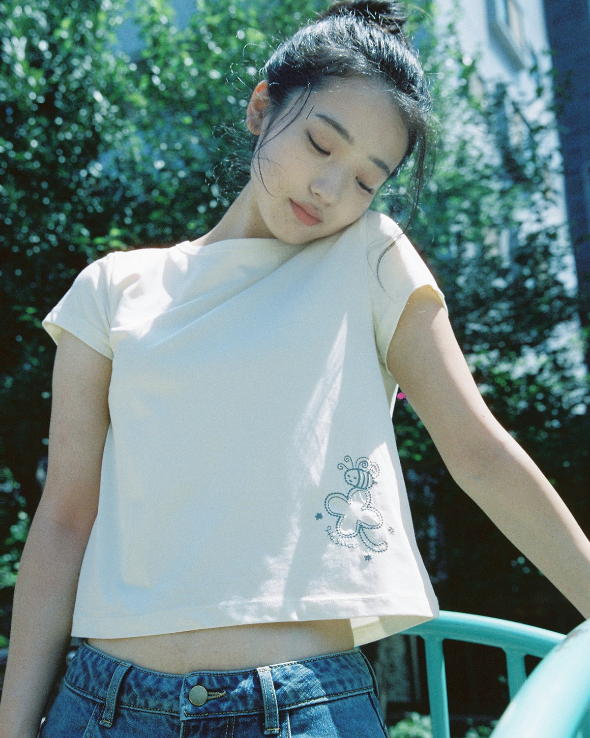 Lucky Bee Embroidery Tee (Cream)