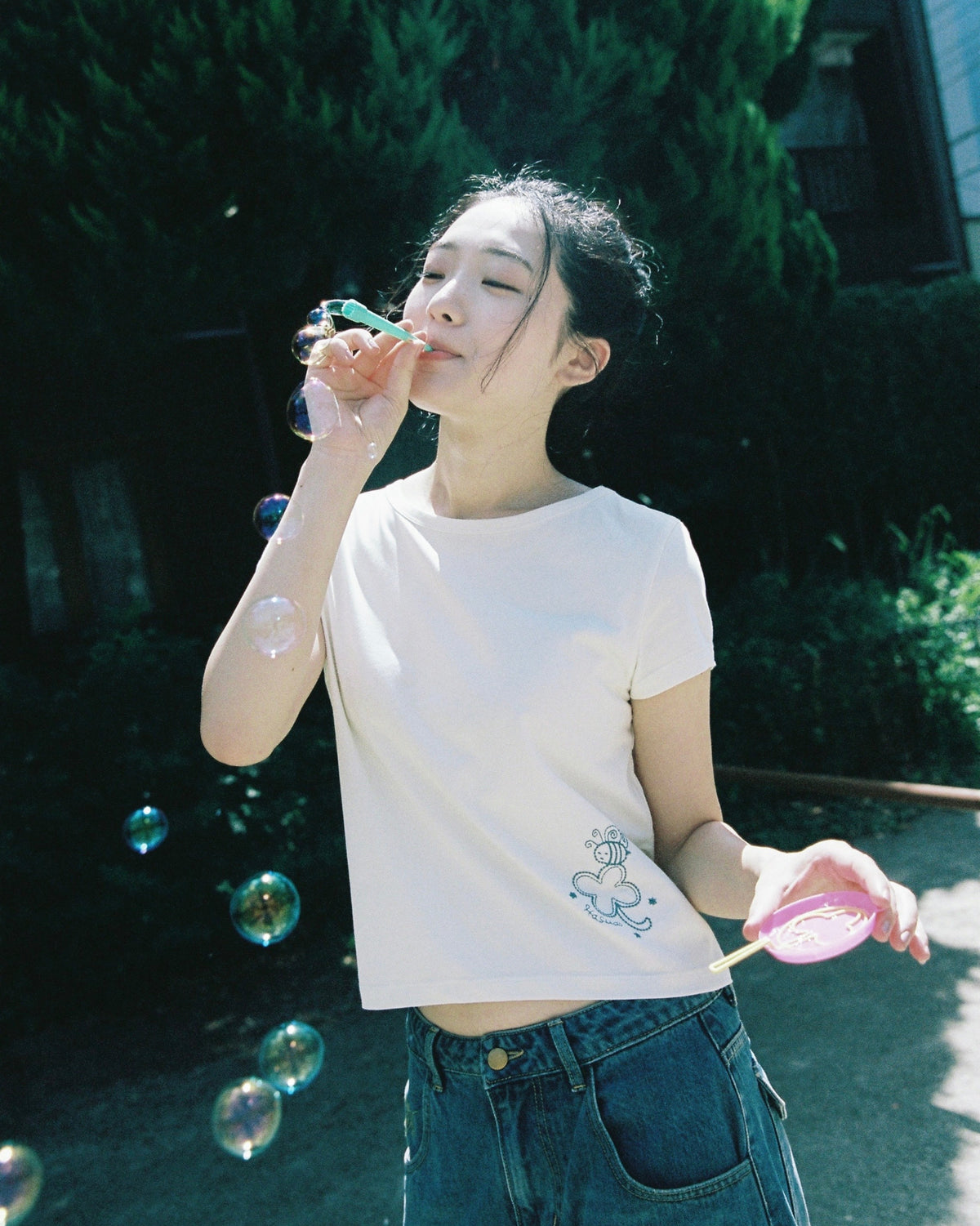 Lucky Bee Embroidery Tee (Cream)