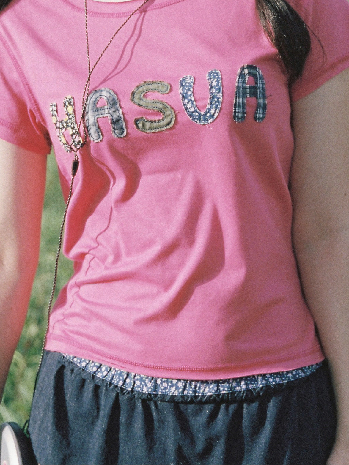 HASUA Patchwork Logo Compact Tee（Plum）